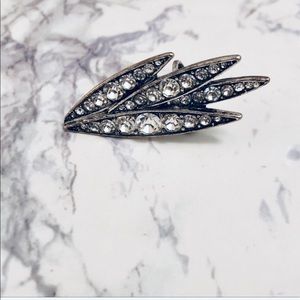 ✨Rare! Lulu Frost crystal ear cuff! ✨